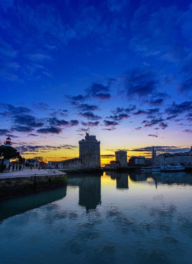 Charmant Cocon Iode Cosy Equipe, Baigne De Lumiere, Situe Au Coeur De La Rochelle A 1Min A Pied Du Marche Central Avec Tv Et Wifi Buitenkant foto