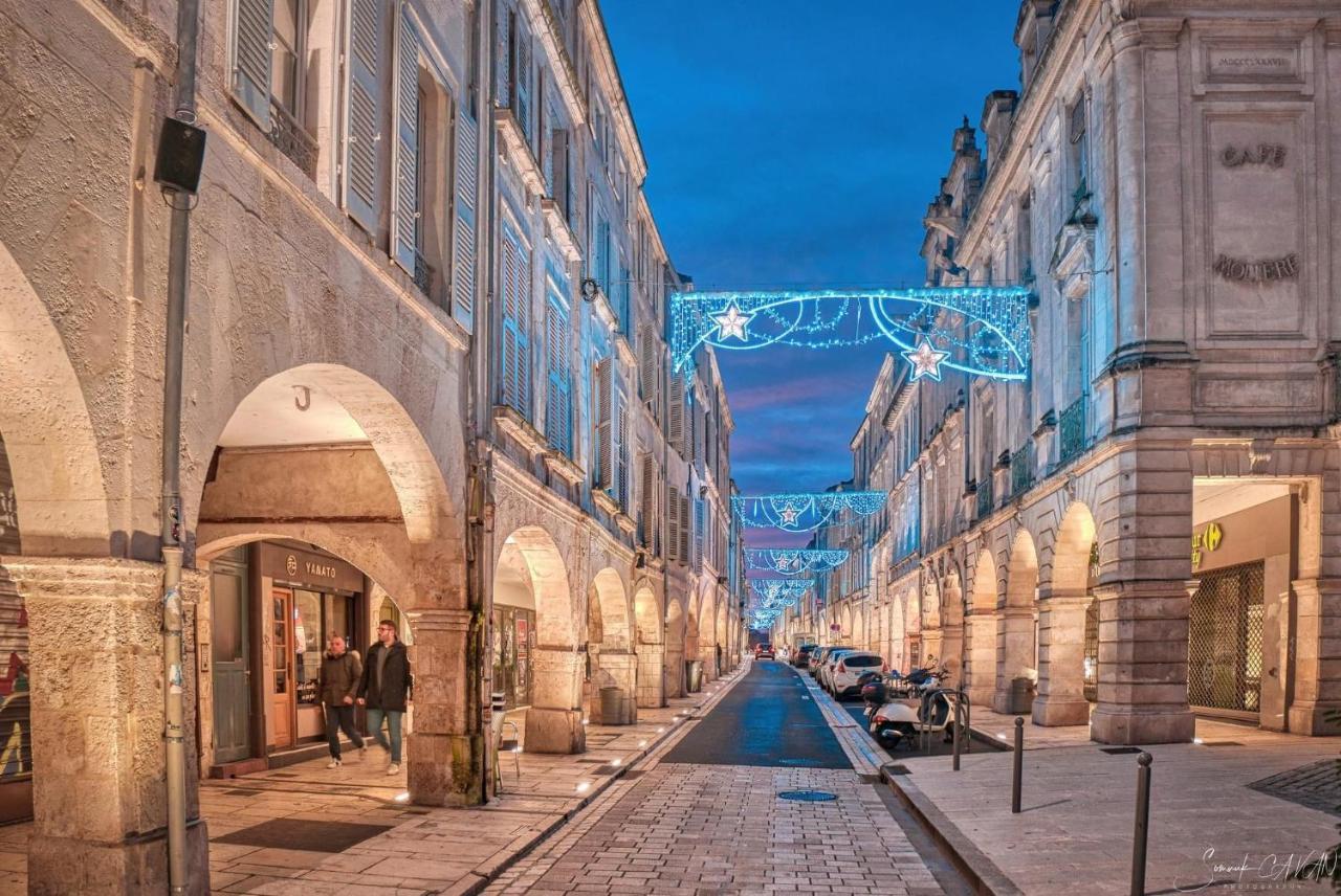 Charmant Cocon Iode Cosy Equipe, Baigne De Lumiere, Situe Au Coeur De La Rochelle A 1Min A Pied Du Marche Central Avec Tv Et Wifi Buitenkant foto