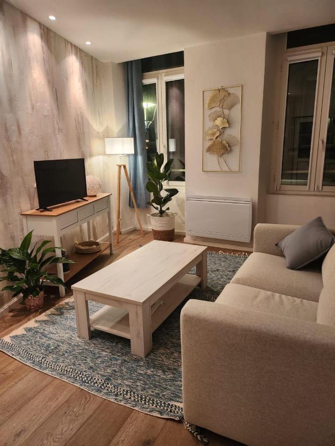 Charmant Cocon Iode Cosy Equipe, Baigne De Lumiere, Situe Au Coeur De La Rochelle A 1Min A Pied Du Marche Central Avec Tv Et Wifi Buitenkant foto