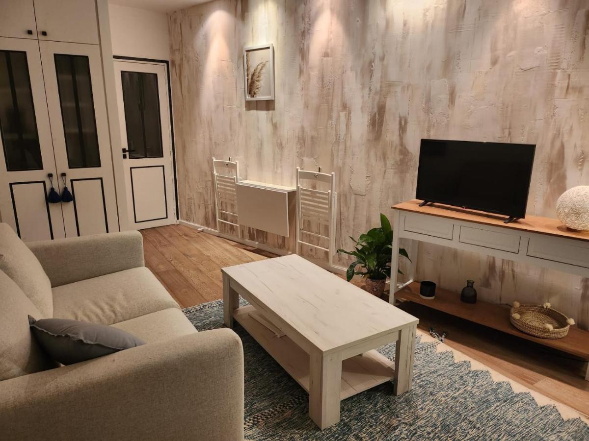 Charmant Cocon Iode Cosy Equipe, Baigne De Lumiere, Situe Au Coeur De La Rochelle A 1Min A Pied Du Marche Central Avec Tv Et Wifi Buitenkant foto
